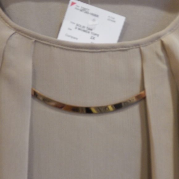 NWT Milan Woman Tan Blouse w/Gold Neck Accessory - Picture 6 of 7